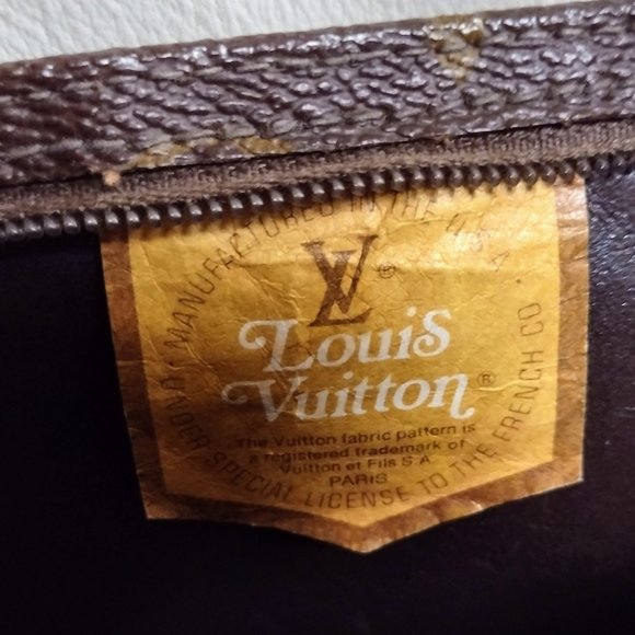 Authentic Louis Vuitton Monogram Toiletry 26 - Picture 4 of 10
